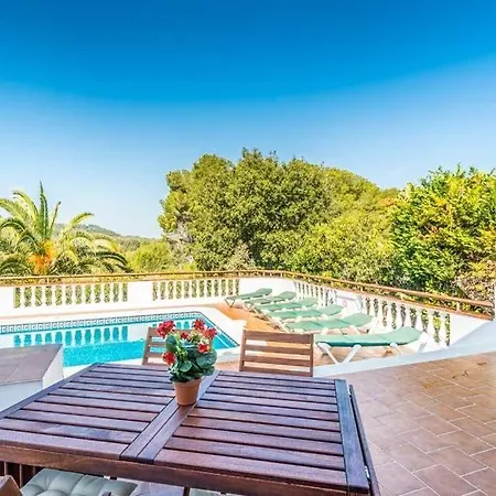 Sleeps 7 Pool Air Con Wifi Willa