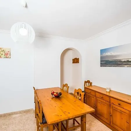 Sleeps 7 Pool Air Con Wifi Вилла