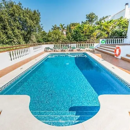 Sleeps 7 Pool Air Con Wifi Вилла